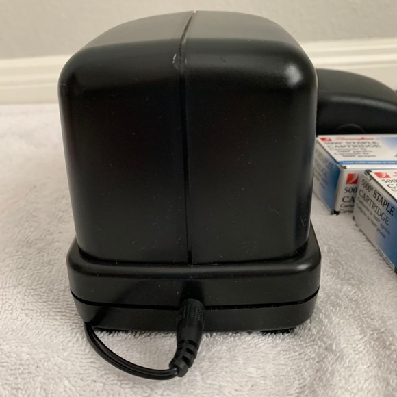 Swingline Electric Stapler 69008 - High Volume 30 Sheet Cap - 6 Packs of Staples - Picture 3 of 9